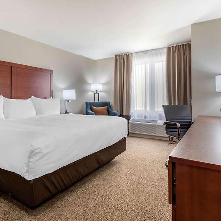 Comfort Inn & Suites Greater Napanee Exterior photo